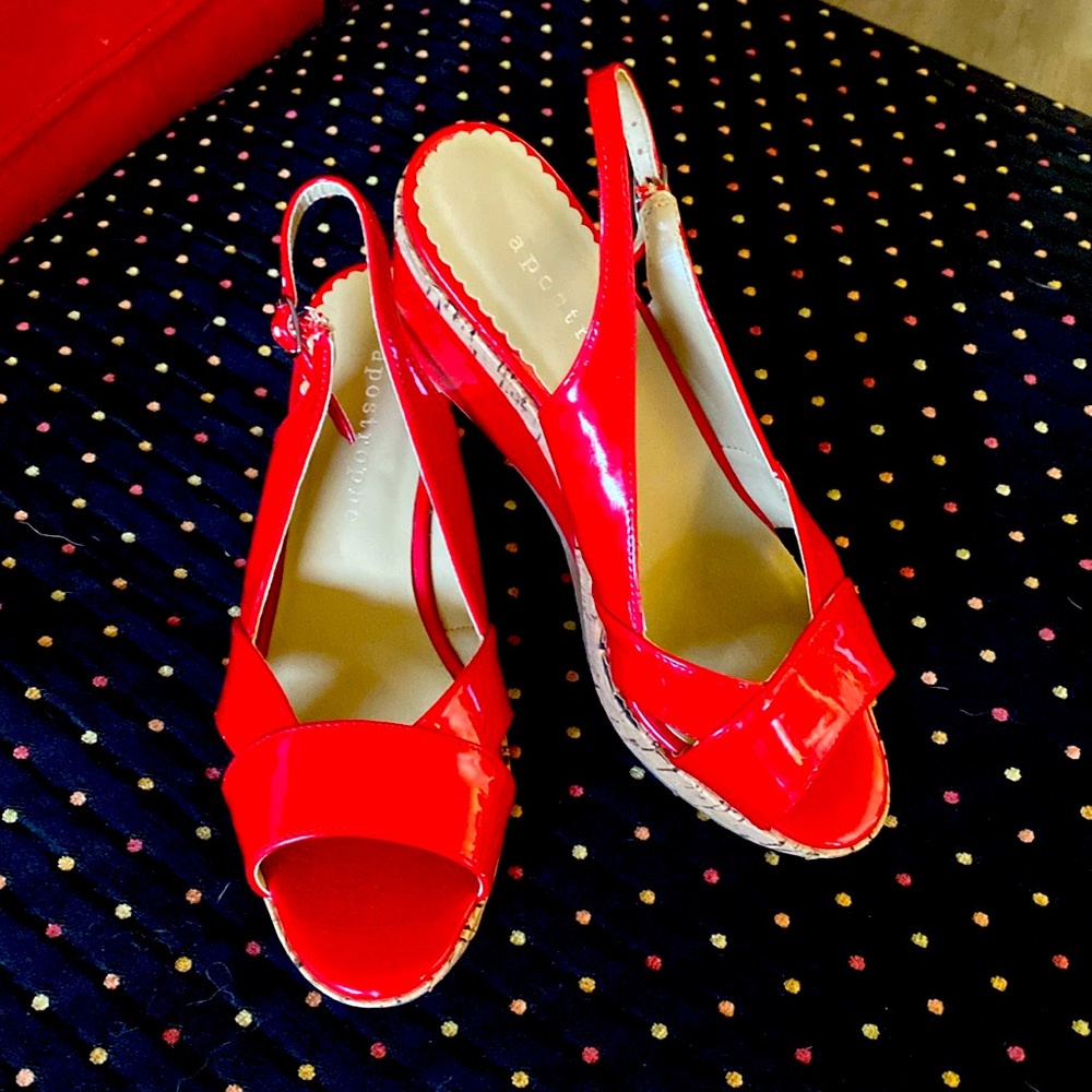 Barely worn Apostrophe cork and patent leather spring/summer wedge Size 6